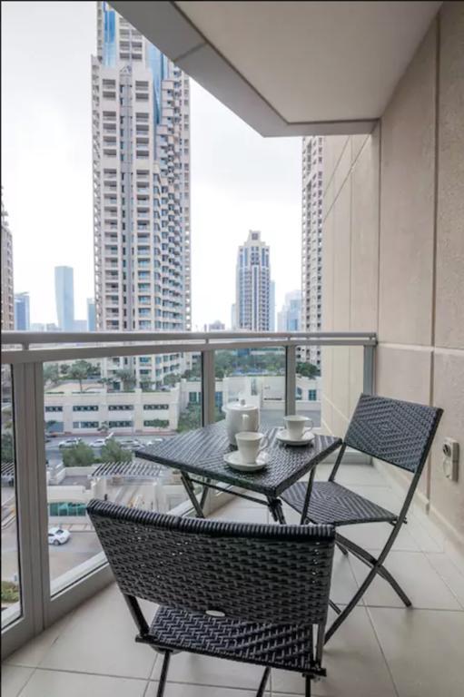 Faraway Homes - Burj Residences ดูไบ ภายนอก รูปภาพ