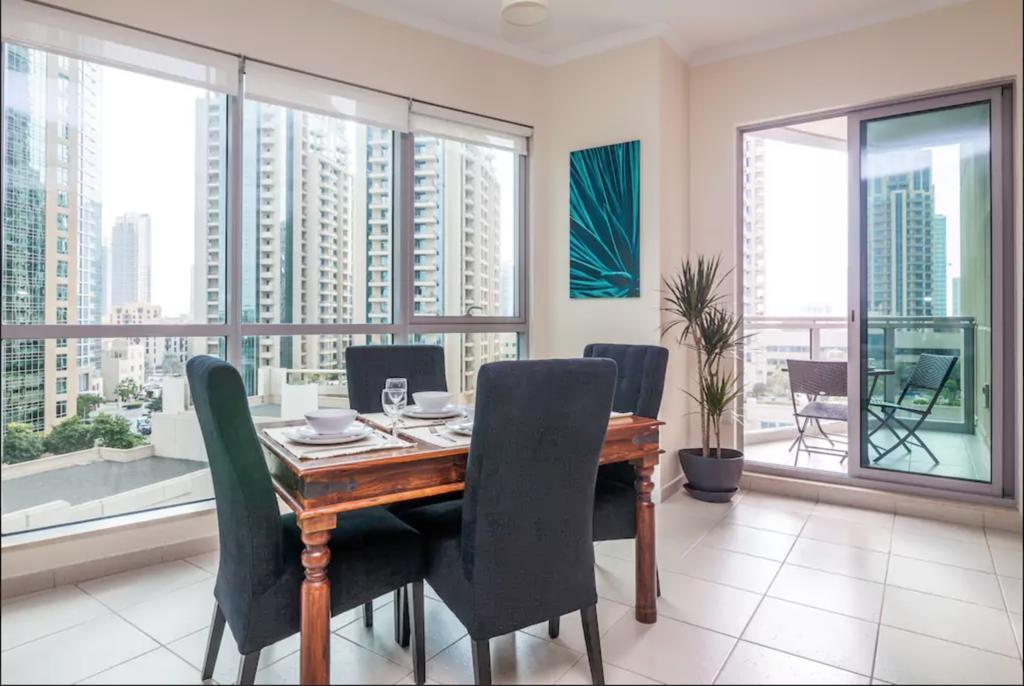 Faraway Homes - Burj Residences ดูไบ ภายนอก รูปภาพ